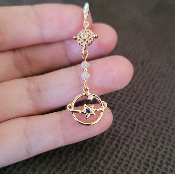 La Meno Saturn🪐 Dream😴 Earrings - Picture 5 of 14